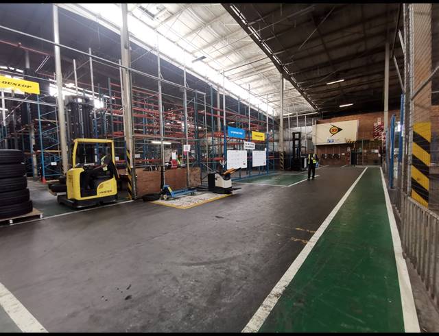 19,294M² FACTORY TO LET IN JET PARK